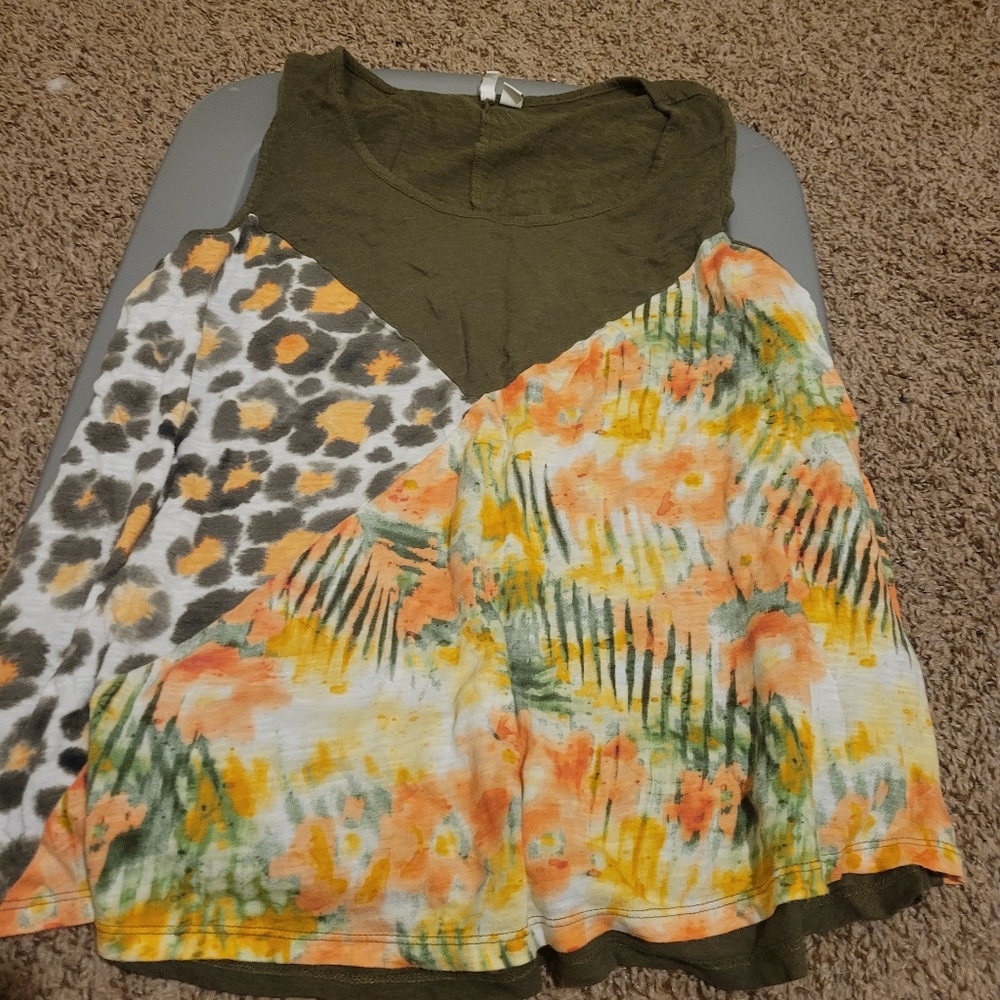 Cato top Large green print